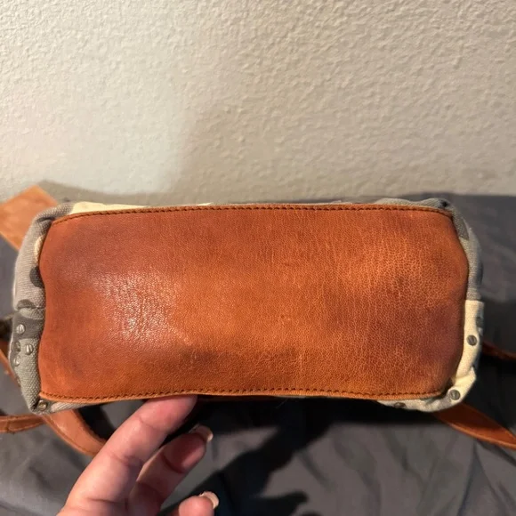 Latico Camo and Camel Leather Satchel Crossbody Handbag NWT - Picture 4 of 7